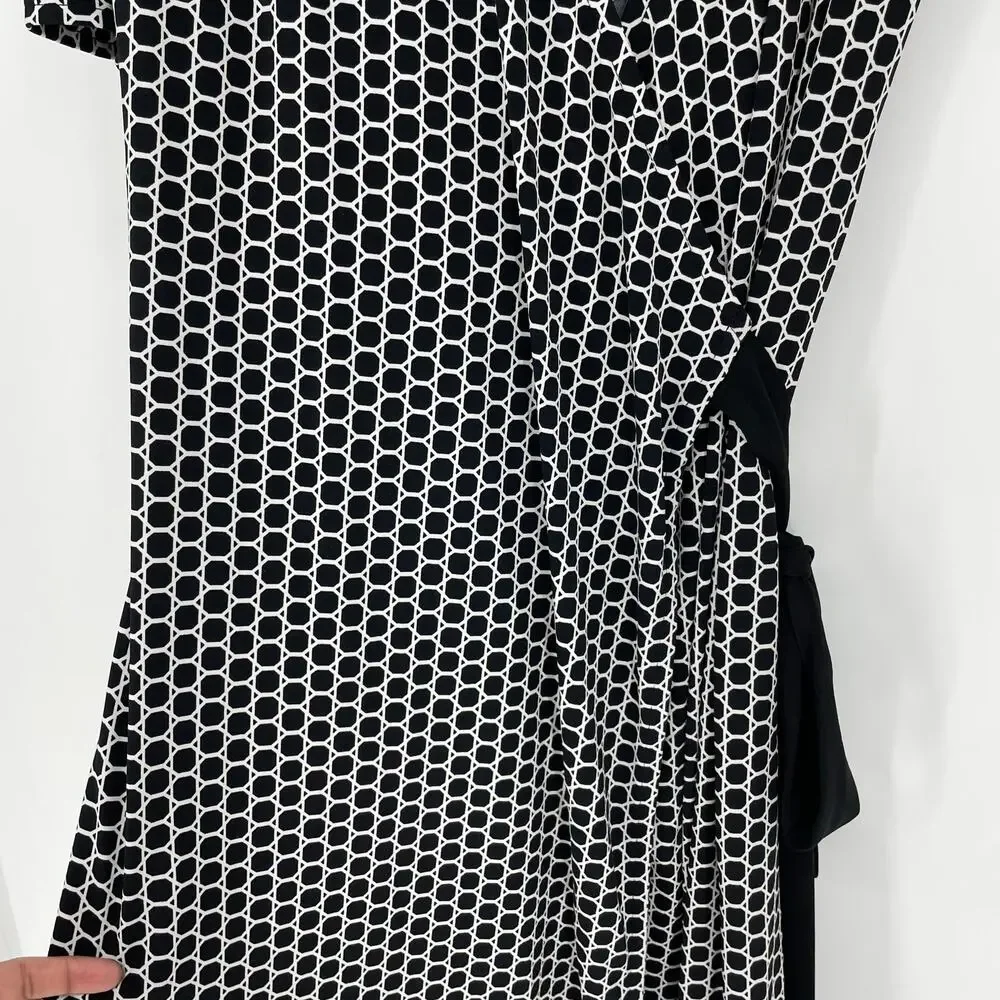 Ann Taylor Short Sleeve Geo Print Wrap Dress Size 6
